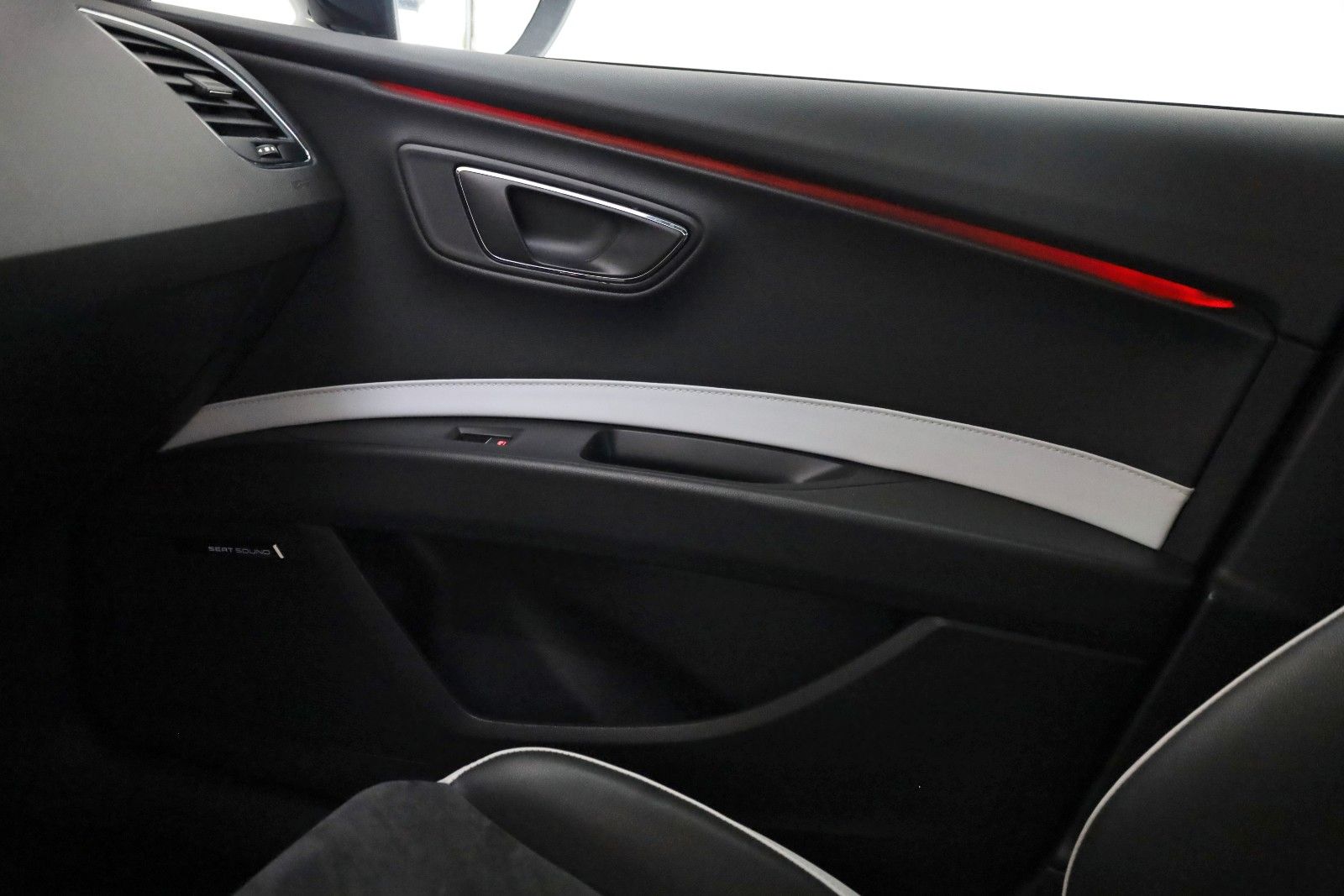 Fahrzeugabbildung SEAT Leon Cupra 265 T.Leder,Navi,LED,Kamera,Apple Car
