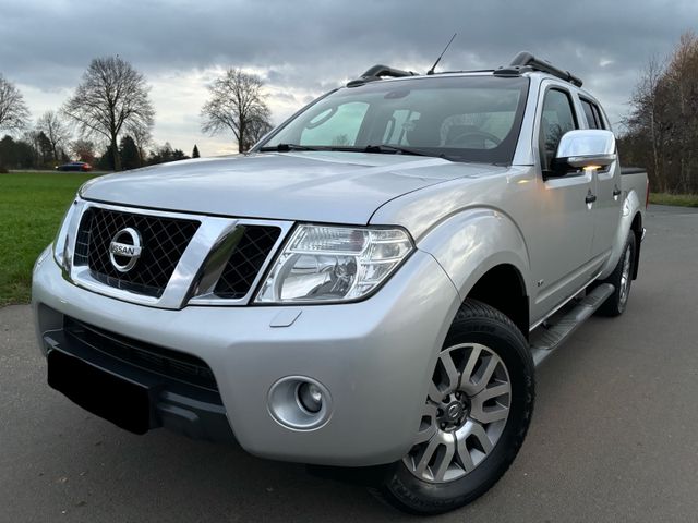 Nissan Navara  V6 3.0 PICKUP 4x4 AHK*SHZ Bose 1.Hand