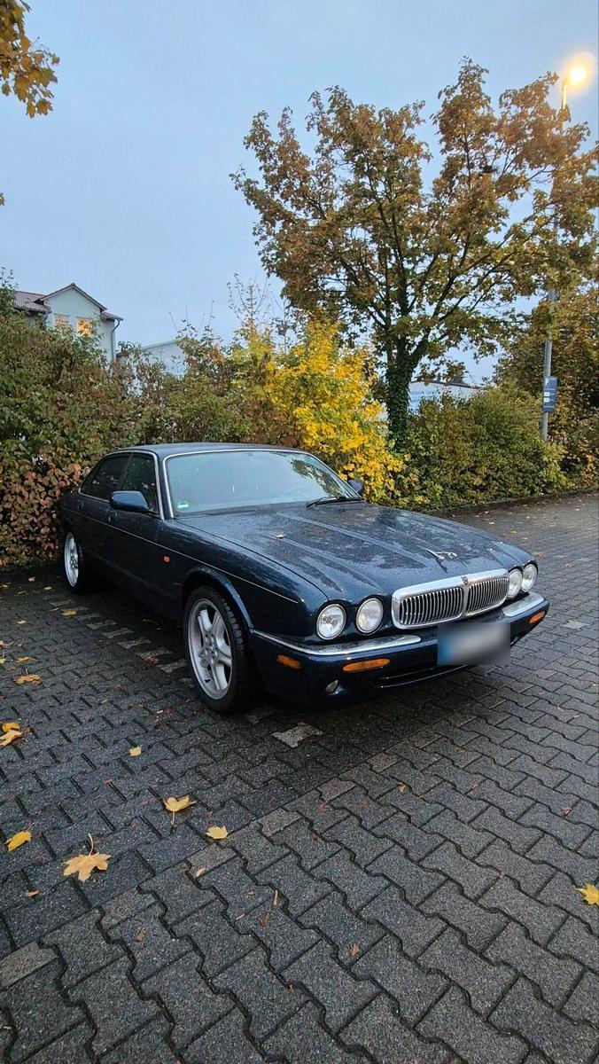 Jaguar XJ8