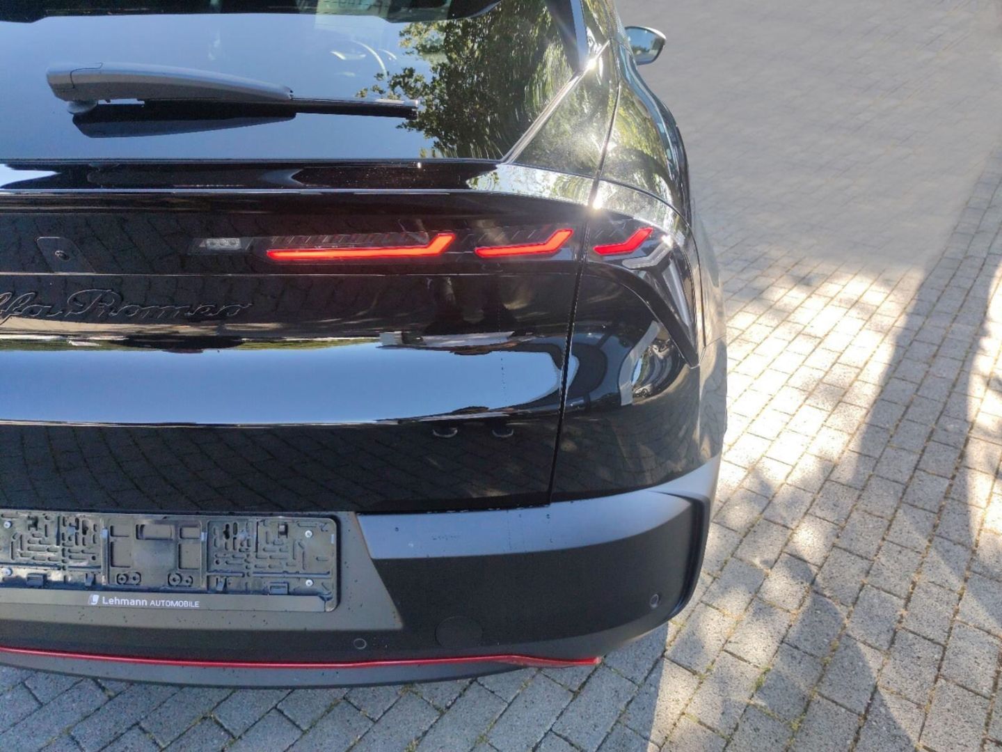 Fahrzeugabbildung Alfa Romeo Junior Elettrica SPECIALE 115kW - Technologie