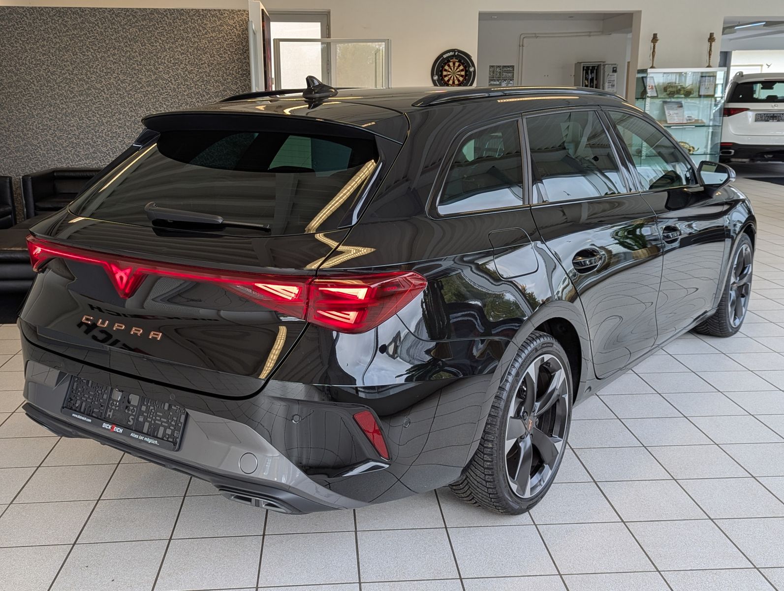 CUPRA Leon 2.0 TDI Intelligent-Dynamic-Edge-Pake Cam - Image 7