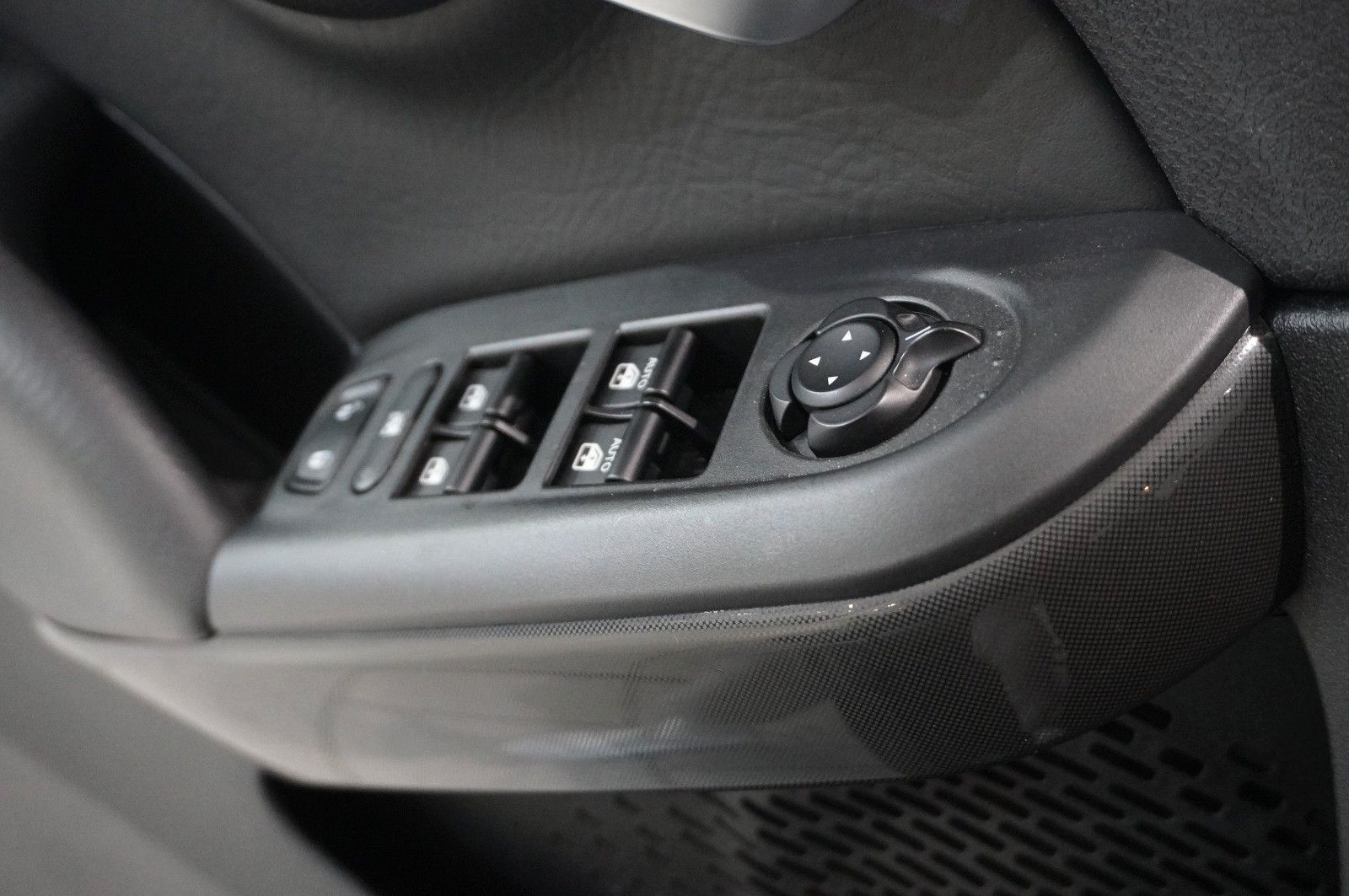 Fahrzeugabbildung Fiat 500X 1.3T CROSS DCT NAVI/LED/PDC/SPORT/TEMP/DAB+