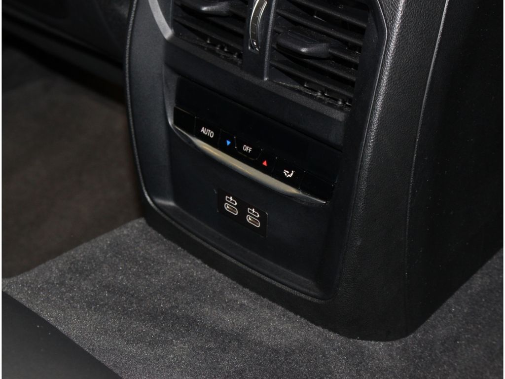 Fahrzeugabbildung BMW 320 i M Sport 2. Hand*HUD*Laser*Komfortzugang