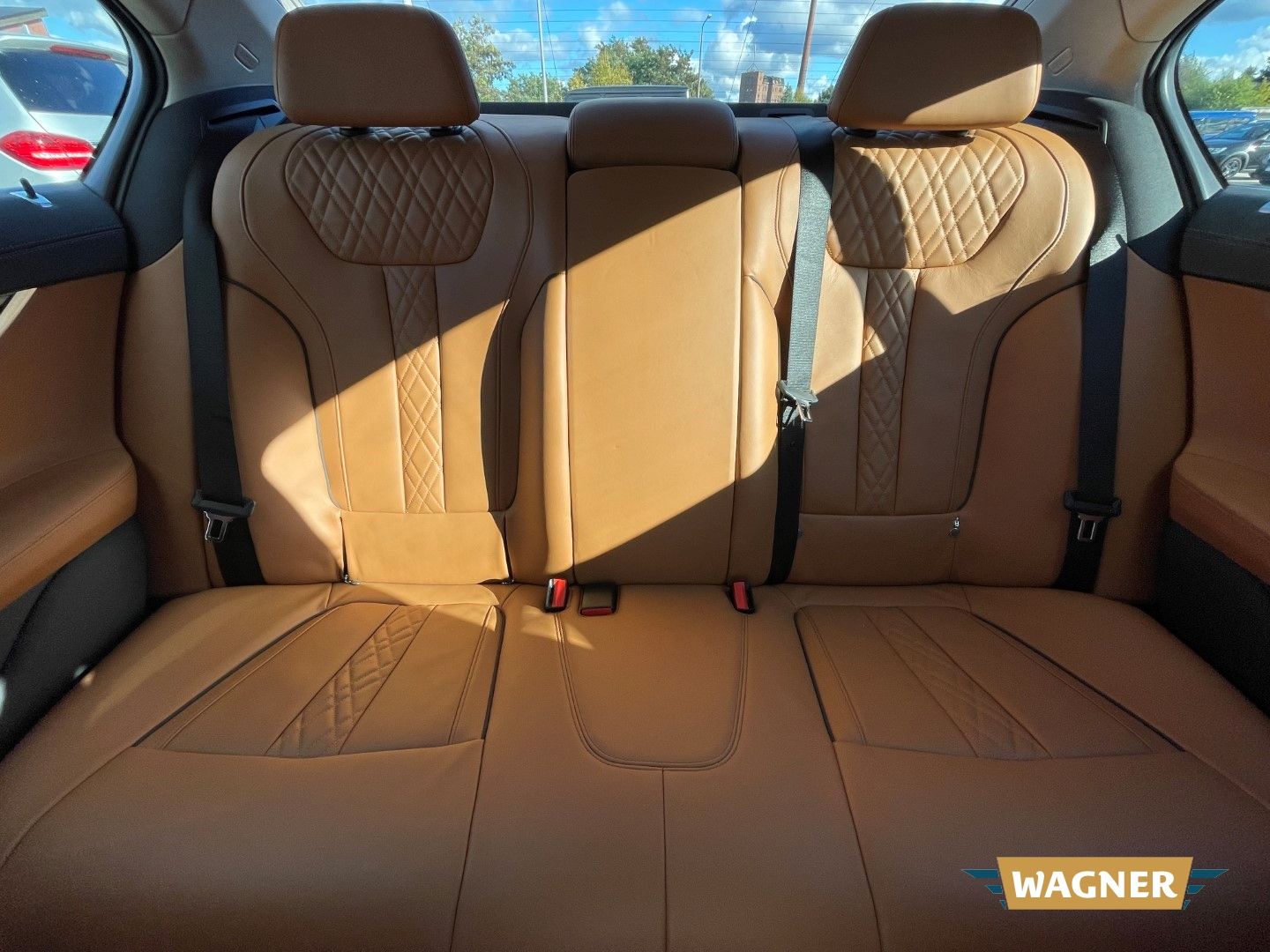 Fahrzeugabbildung BMW 750 i Lim Laserlicht Standheizung Massage