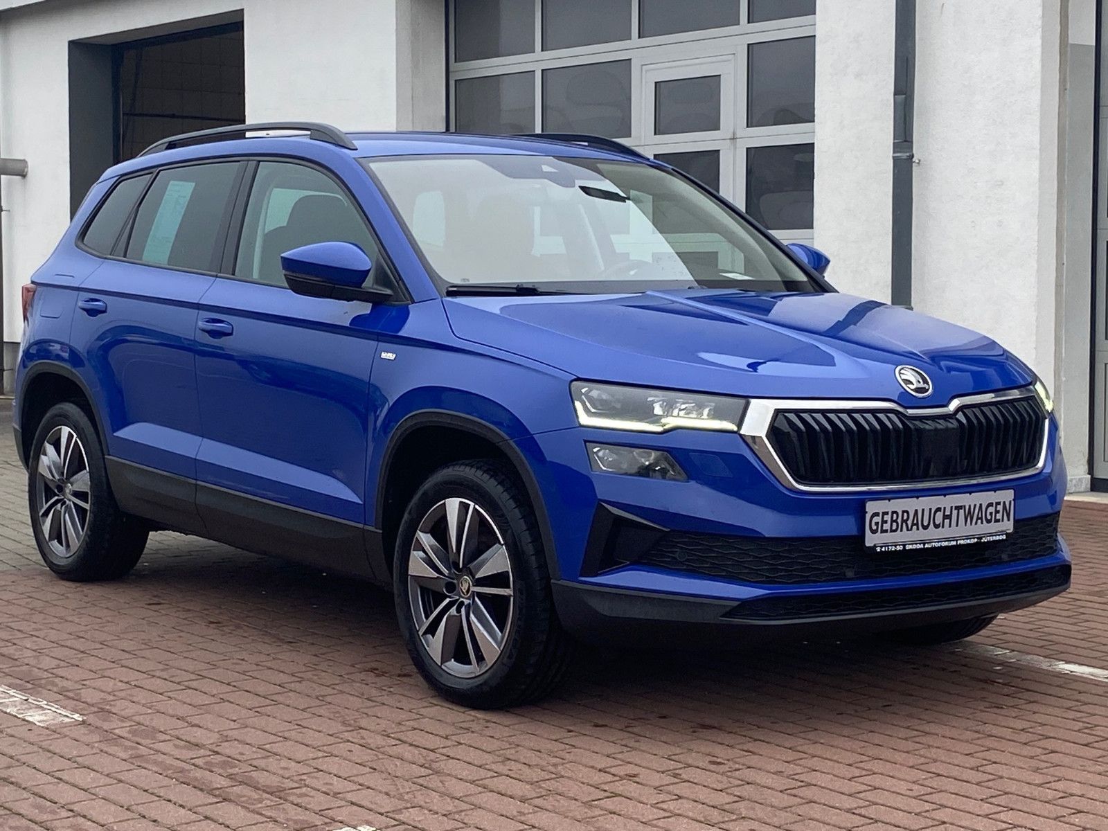 Fahrzeugabbildung SKODA Karoq Tour 2,0 TDI DSG *Navi*AHK*