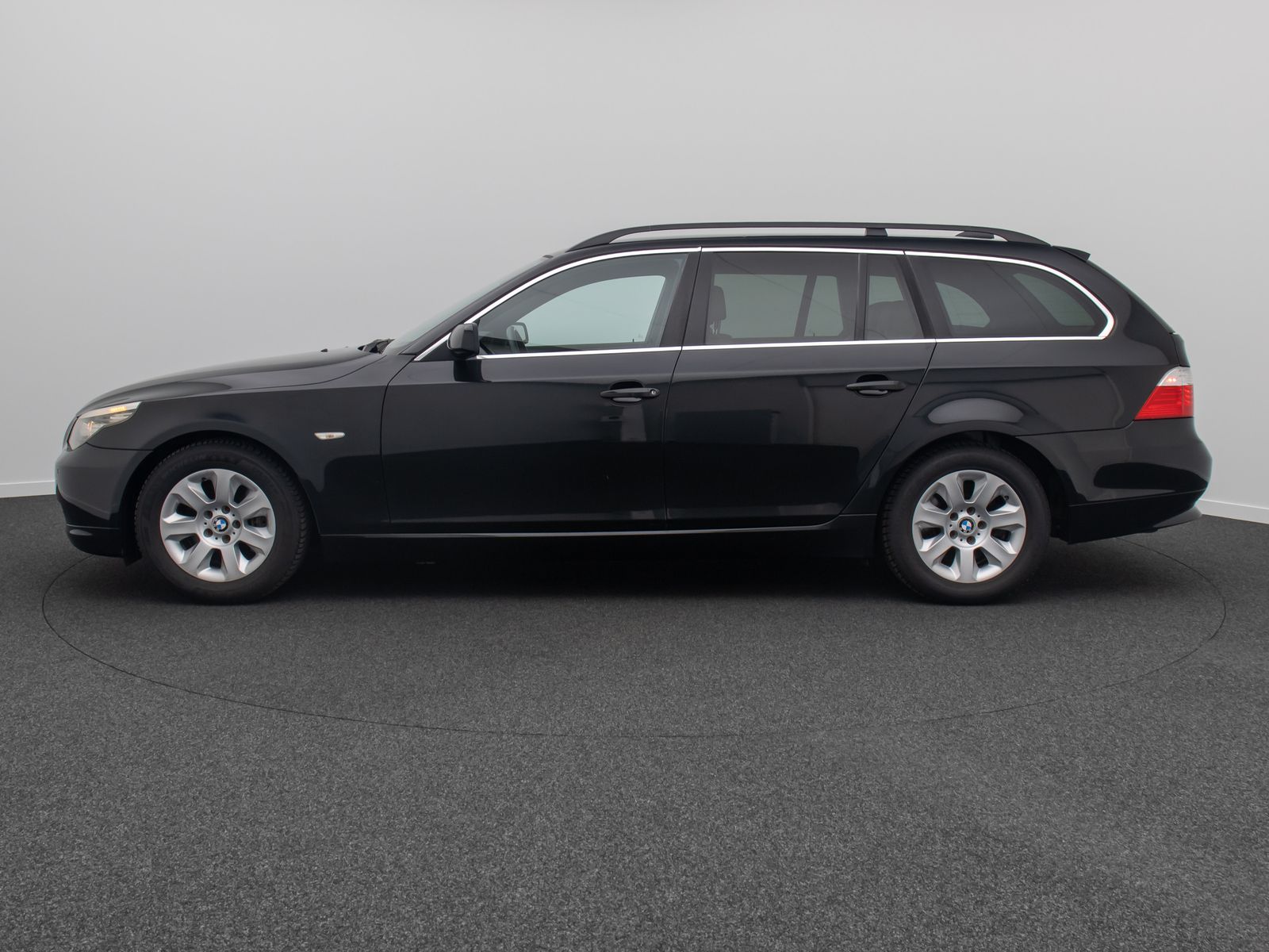 Fahrzeugabbildung BMW 525d Tempomat PDC Xenon NaviPro AHK Lordos HUD
