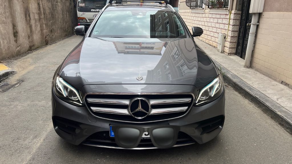 Image of Mercedes-Benz E 350