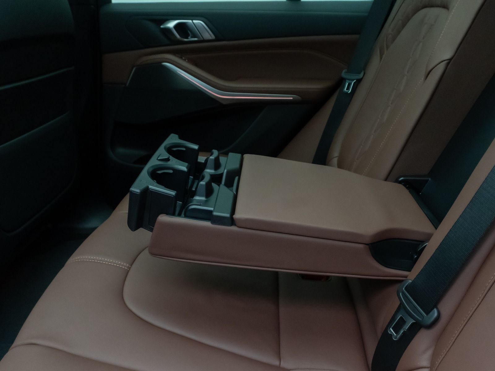 Fahrzeugabbildung BMW X5 xD30d M Sport Panorama HUD DispKey Individual