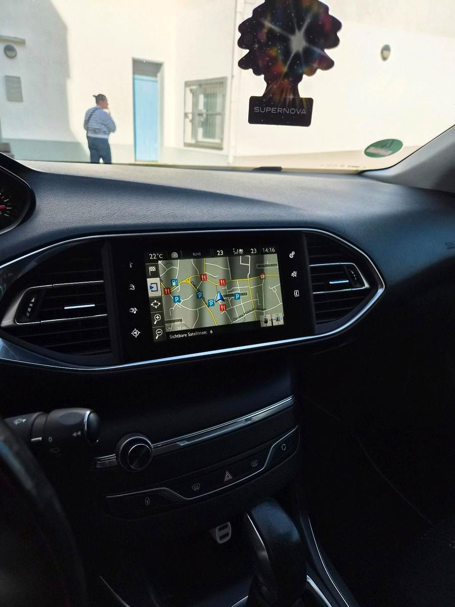 Peugeot 308 2015 — photo 9
