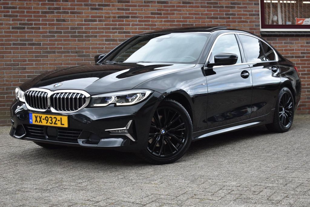 Image of BMW 320