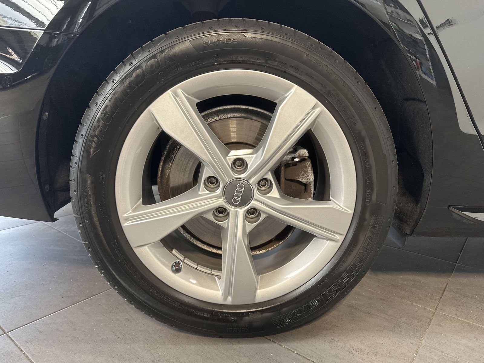 Fahrzeugabbildung Audi A4 Avant 40 TDI Advanced NAV+LED+AHK+PANO+17ZOLL
