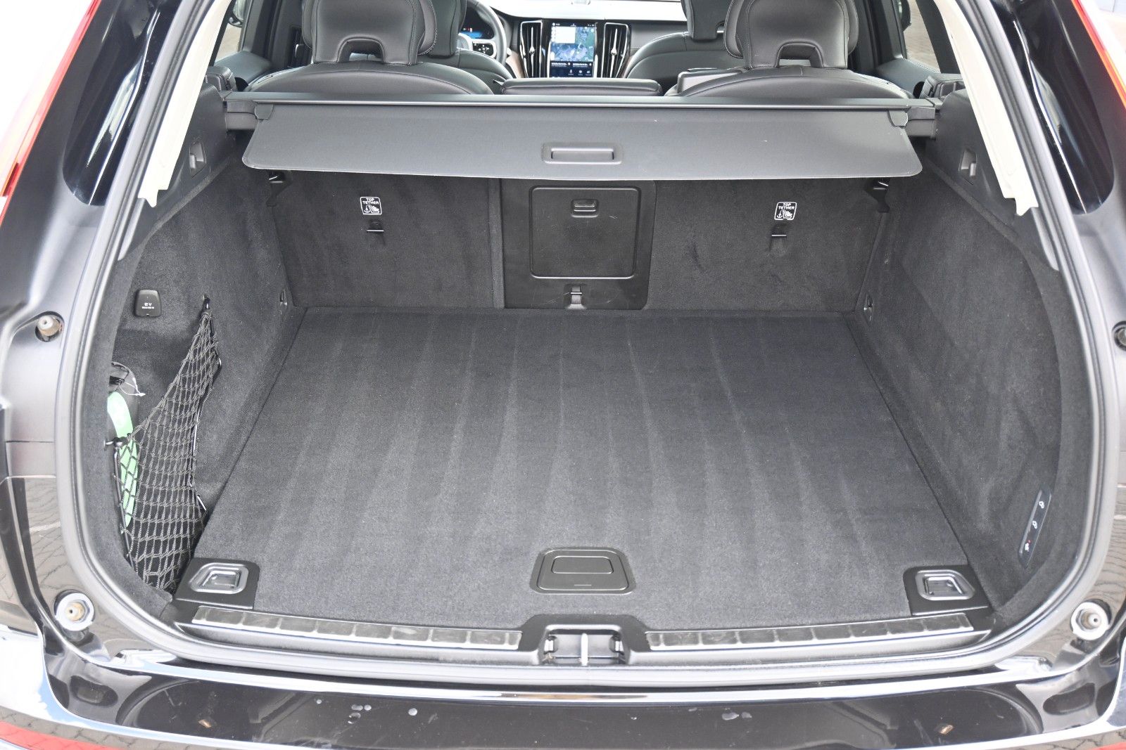Fahrzeugabbildung Volvo XC60 B5 D AWD Ultimate Dark*STDHZG*360°LUFT*ACC