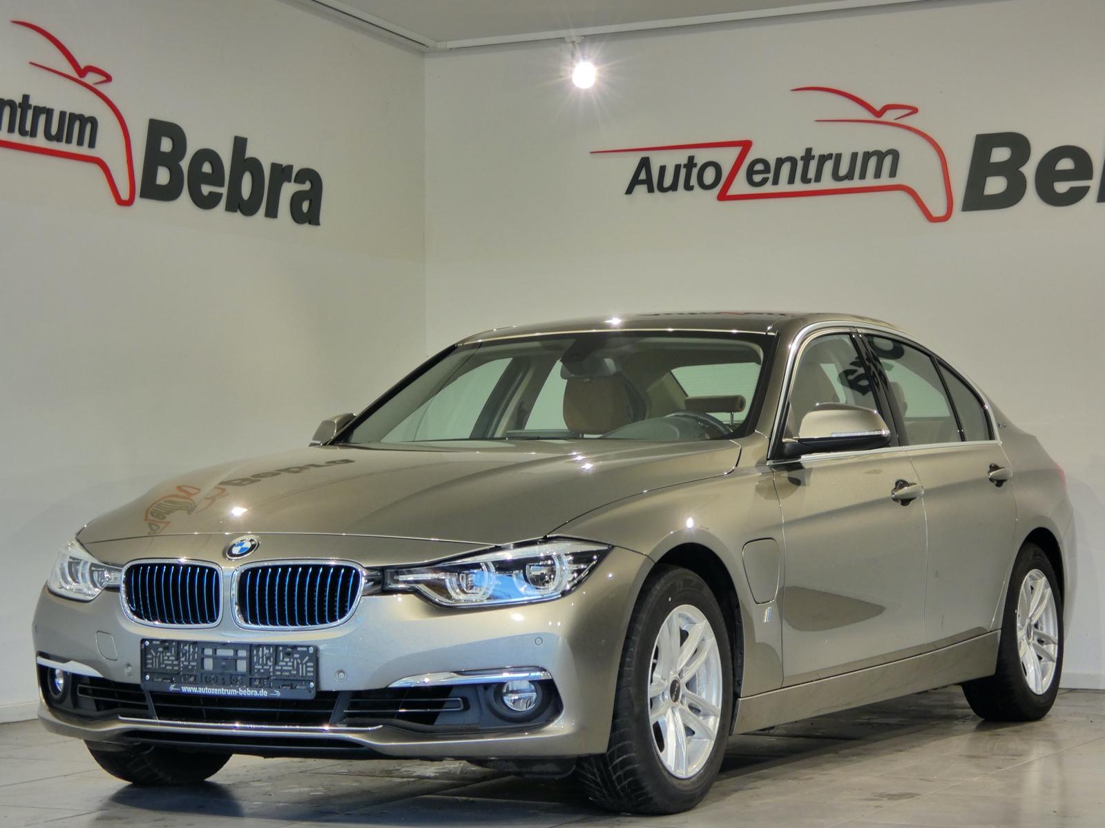 BMW 330 e iPerformance Luxury Line LED/Navi/Leder