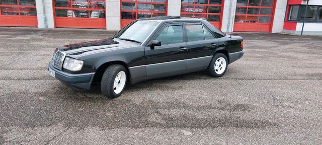 Mercedes-Benz MERCEDES W124 220E sehr viel erneuert