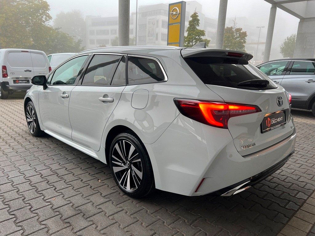 Fahrzeugabbildung Toyota Corolla Touring Sports 2.0 Hybrid Teamplayer