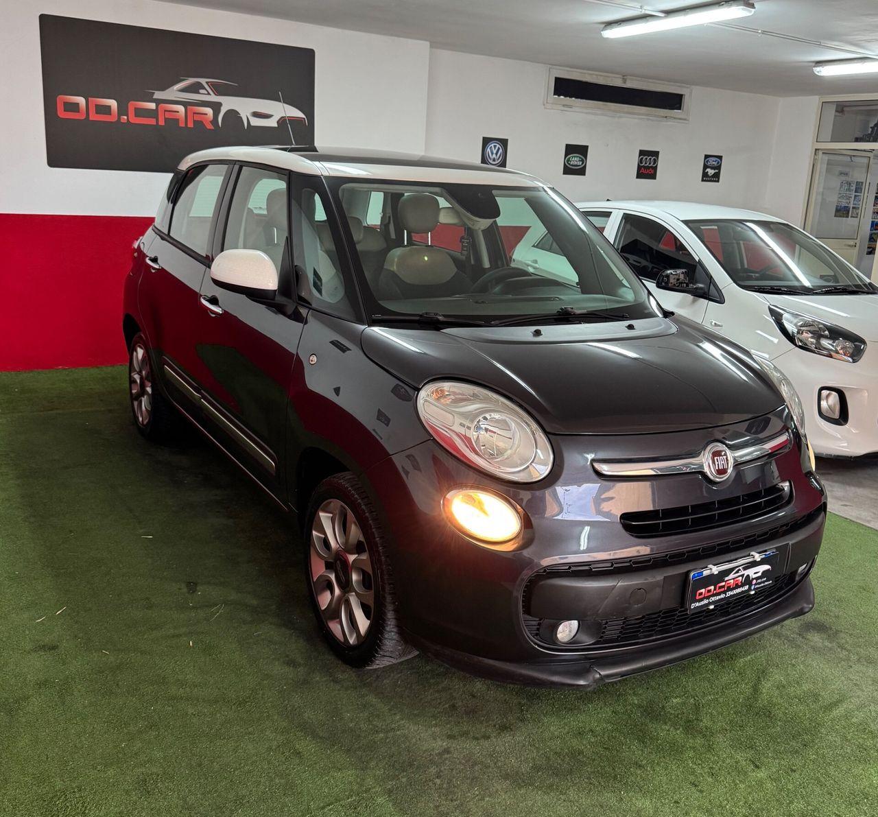 Fiat 500L 2013 — interior