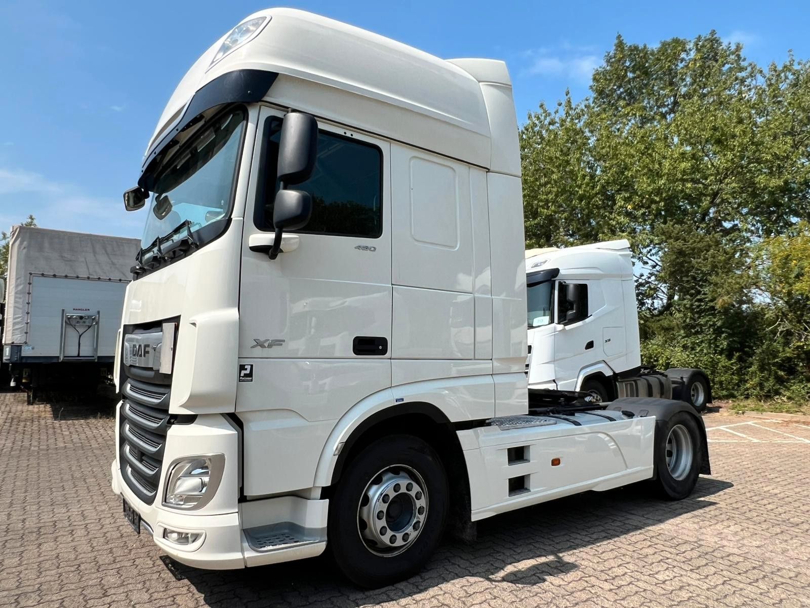 Fahrzeugabbildung DAF 2 Stück XF 480 FT SSC, Intarder