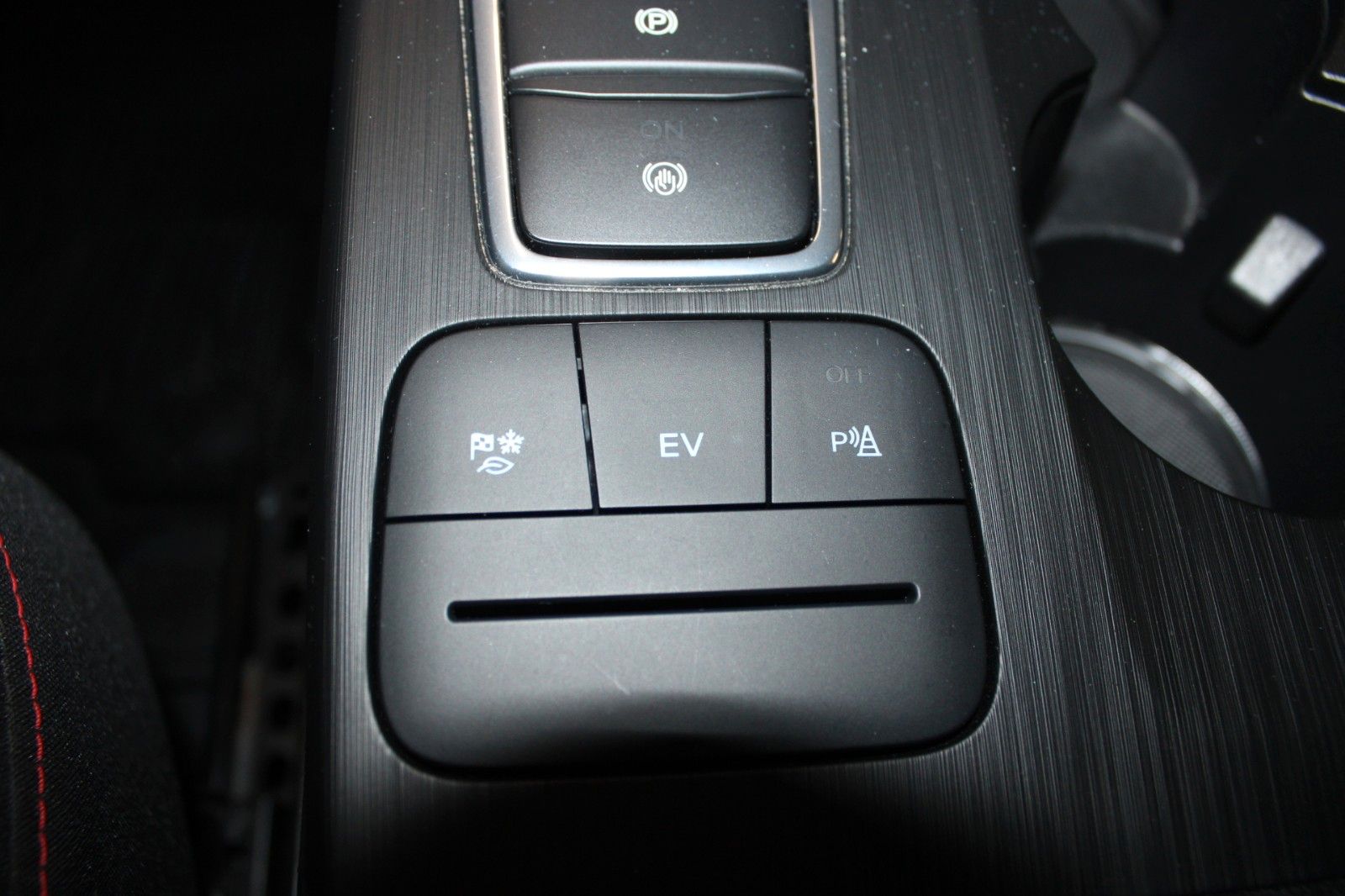 Fahrzeugabbildung Ford Kuga 2.5 PHEV ST-Line Aut. NAVI CAM WinterPaket
