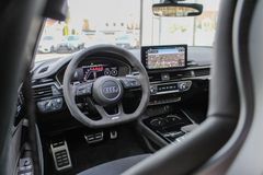 AUDI RS4 Avant quattro/ RS DYNAMIK/ PANO / RS ABGAS AUDI RS4 Avant quattro/ RS DYNAMIK/ PANO / RS ABGAS
