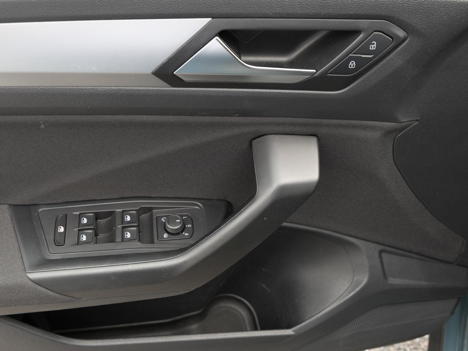 Volkswagen T-Roc 1.0 TSI Life GJ-REIFEN LED PARK-ASSIST SIT, миниатюра 9