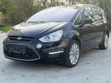 Ford S-Max S-MAX Titanium PANO*BIXENON*AUT*PDC - gebrauchte Ford S-Max aus dem Jahr 2013
