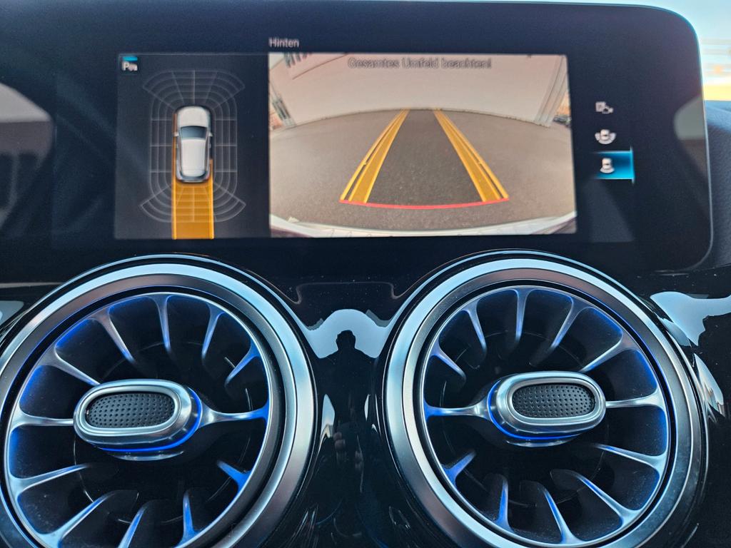 Mercedes-Benz GLA 180