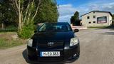 Toyota Auris 1.4 VVT-i - - Toyota Auris Gebrauchtwagen in München