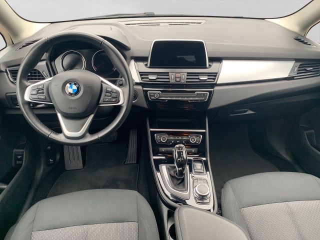 Fahrzeugabbildung BMW 218i Gran Tourer Business-Paket+LED+Navi+DAB+AHK