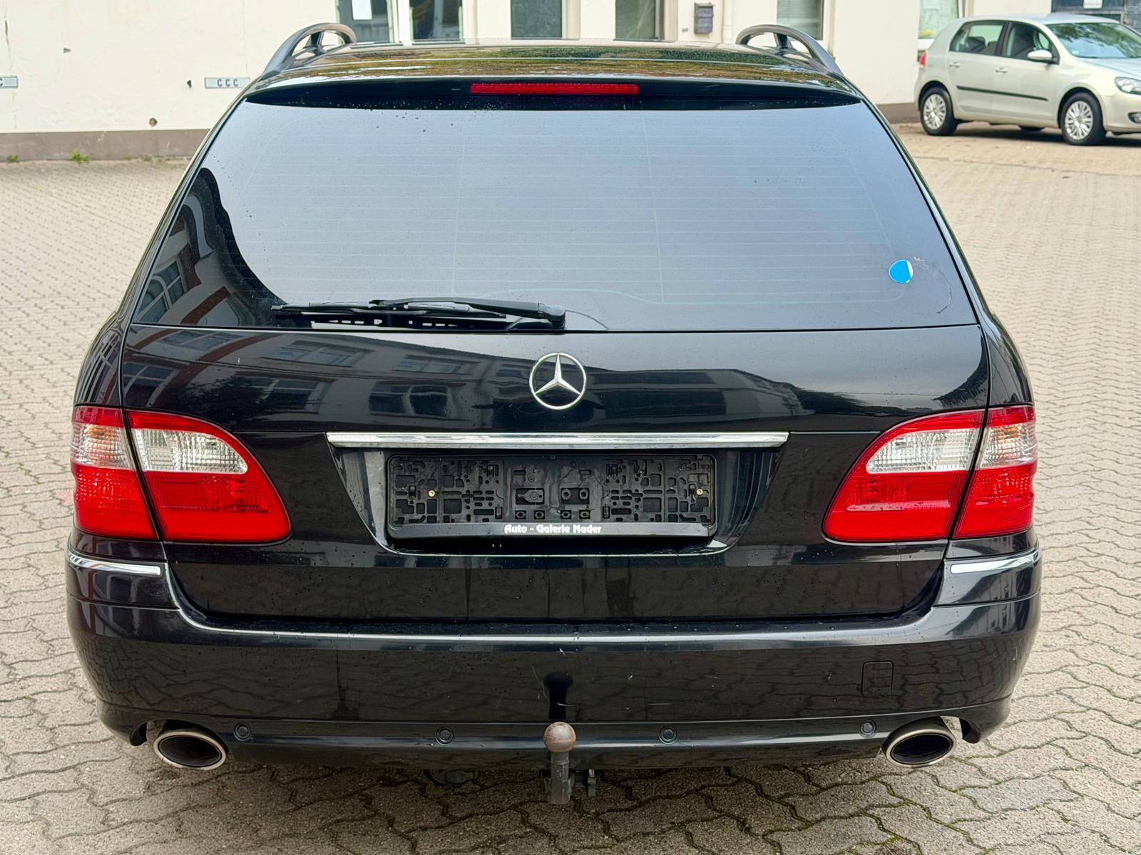 Mercedes-Benz E320 2005 — photo 8