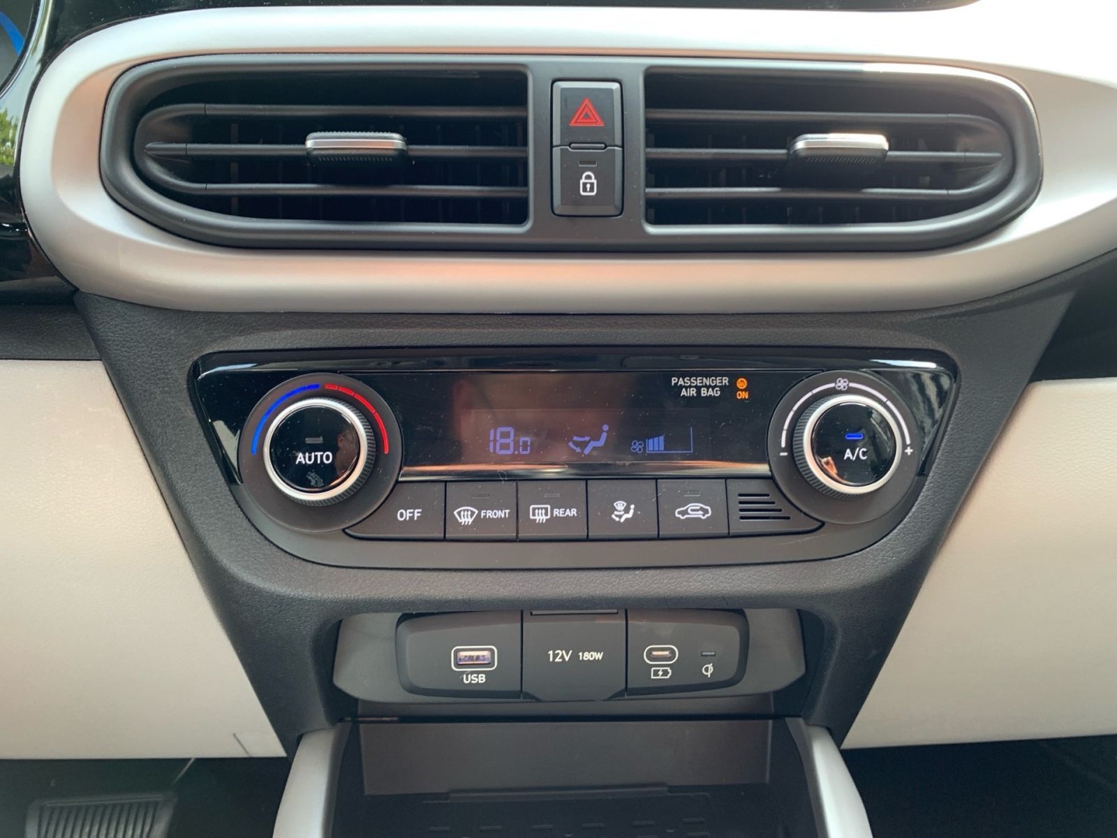 Fahrzeugabbildung Hyundai i10 1.2 Automatik Prime Navi Kamera