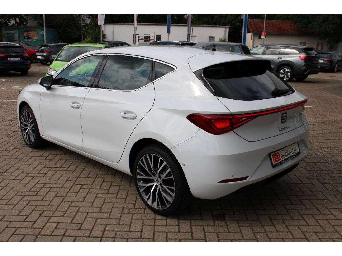 Fahrzeugabbildung SEAT Leon Xcellence DSG ACC LED TWA Full Link RFK GJR