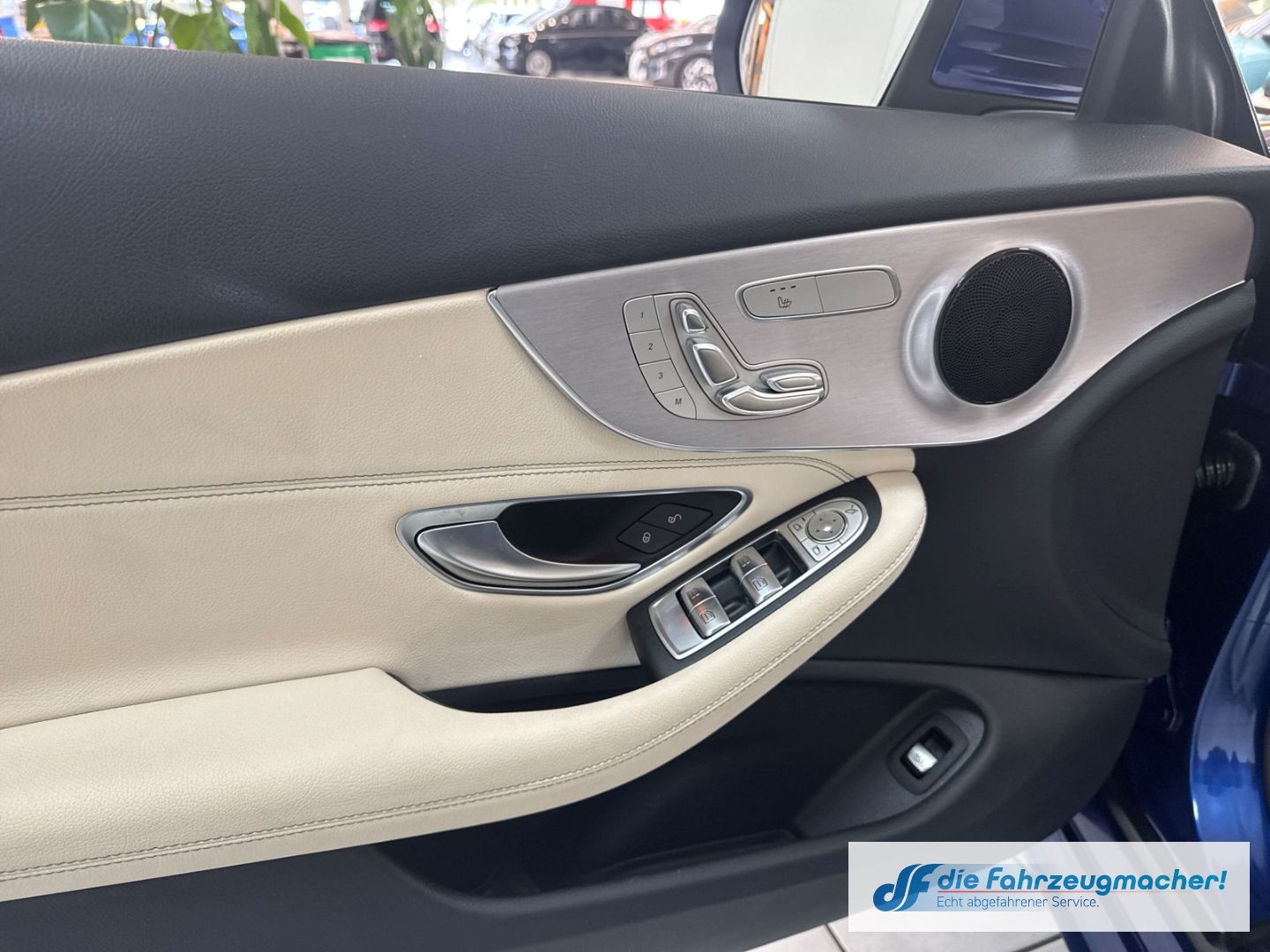 Fahrzeugabbildung Mercedes-Benz C 200 Cabrio 4Matic Sportpaket AMG LED Leder Mem