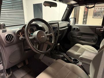 Jeep Wrangler - 11