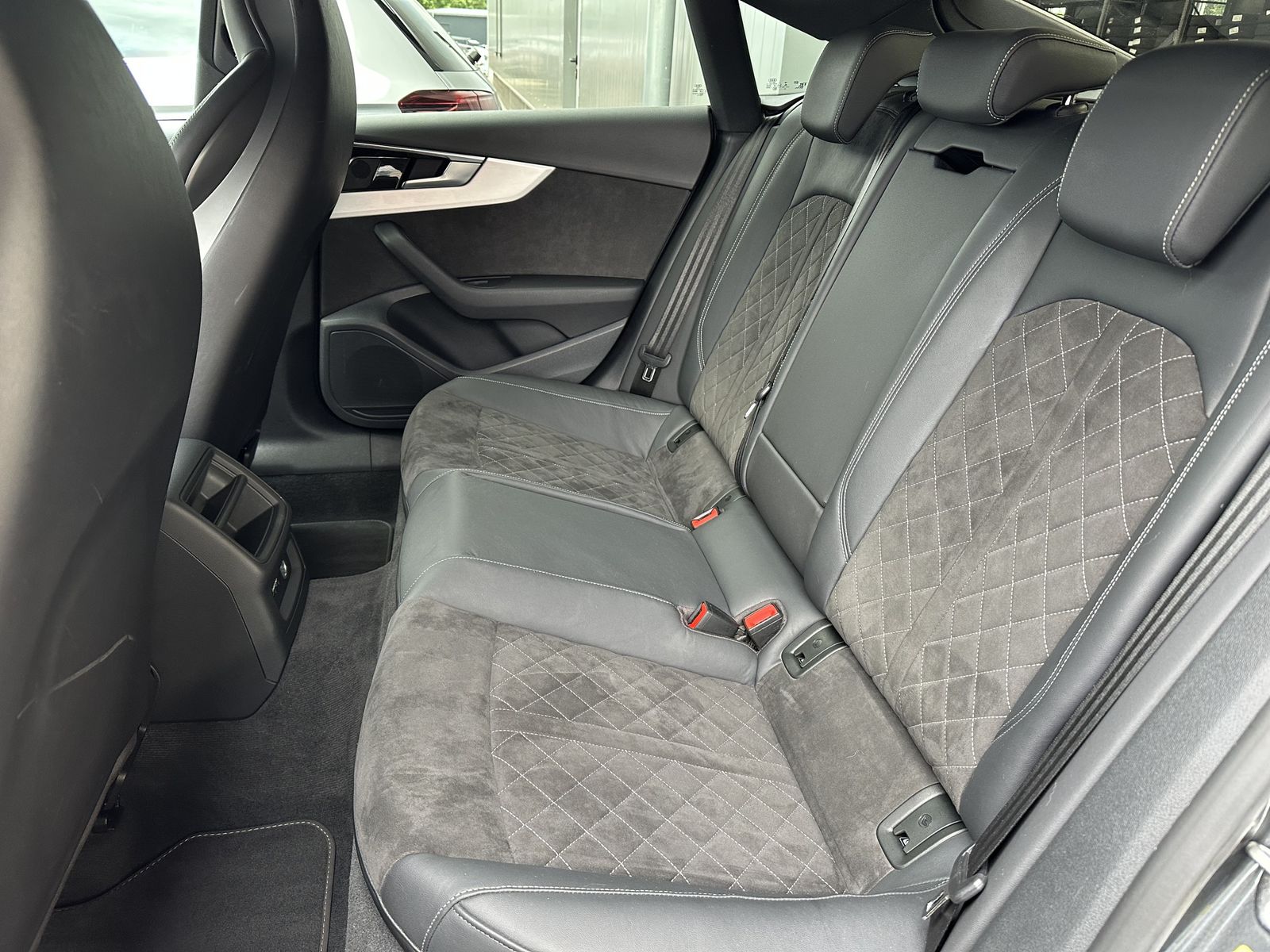 Fahrzeugabbildung Audi A5 SpB 40 TDI Quattro S-Line NAV+LED+ACC+HUD+KAM