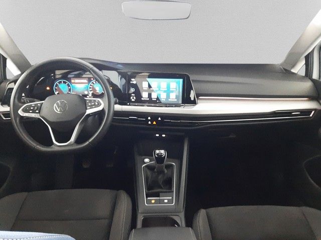 Fahrzeugabbildung Volkswagen Golf VIII Variant Life 2.0TDI AHK Navi ACC LED