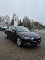 Skoda OCTAVIA FIRST EDITION 2.0TDI DSG HEAD-UP DISPLAY - Skoda Octavia mit Diesel-Antrieb: Kombi, 2.0