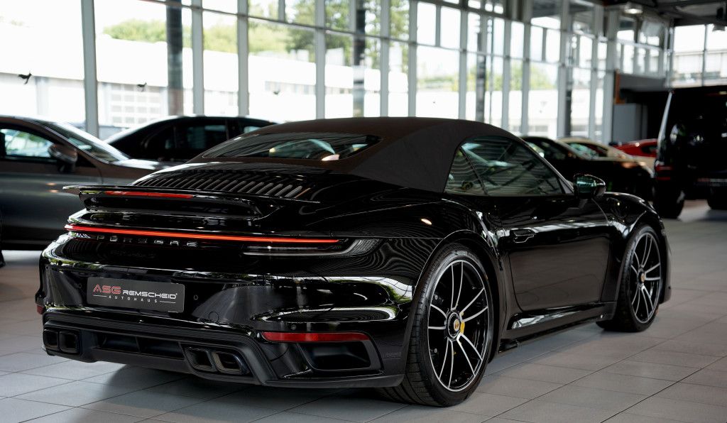 Porsche 992