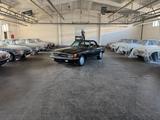 Mercedes-Benz SL 500  R107 Blauschwarz H-Zulassung - Mercedes-Benz SL 500 mit Benzin-Antrieb: Cabrio, R107 Sl500