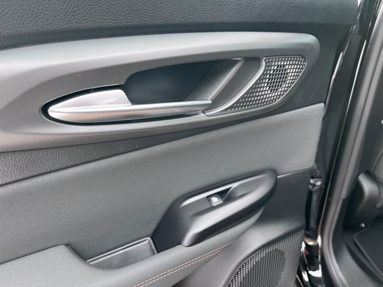 Fahrzeugabbildung Alfa Romeo Tonale Intensa