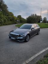 Mercedes-Benz Mercedes Benz E400 d 4 Matic T - Garantieverläng - Mercedes-Benz E 400 mit Diesel-Antrieb: Automatik