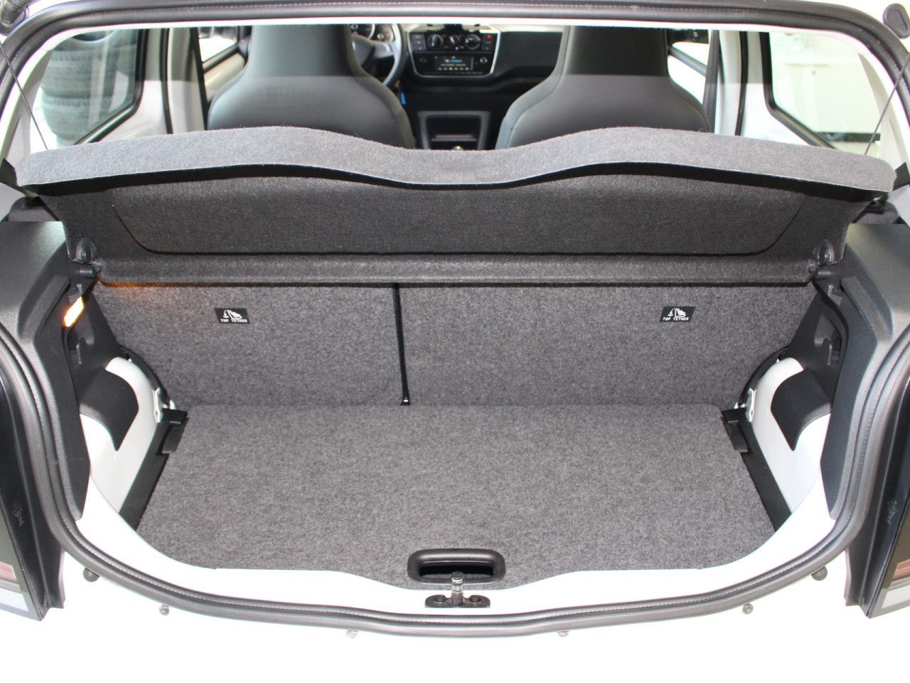 Fahrzeugabbildung Volkswagen up! move Klima/SHZ/Maps+More Dock
