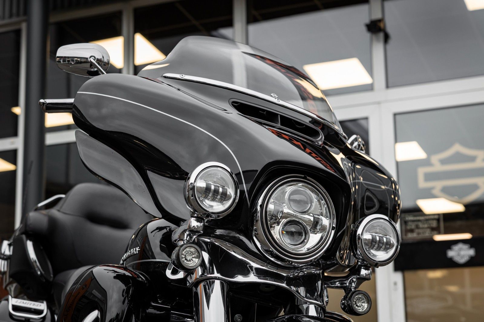 Fahrzeugabbildung Harley-Davidson ULTRA LIMITED LOW FLHTKL 103CUI - JEKILL&HYDE -