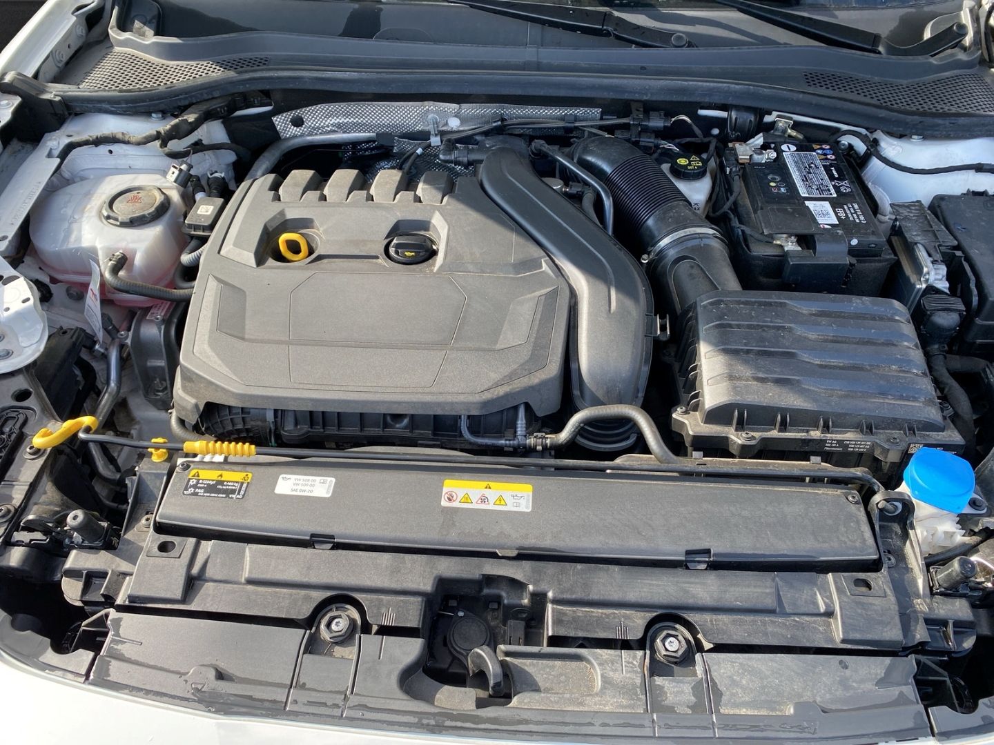 Fahrzeugabbildung SEAT Leon FR Plus 1.5 TSI*NAVI*SHZ*PDC*Full-Link*