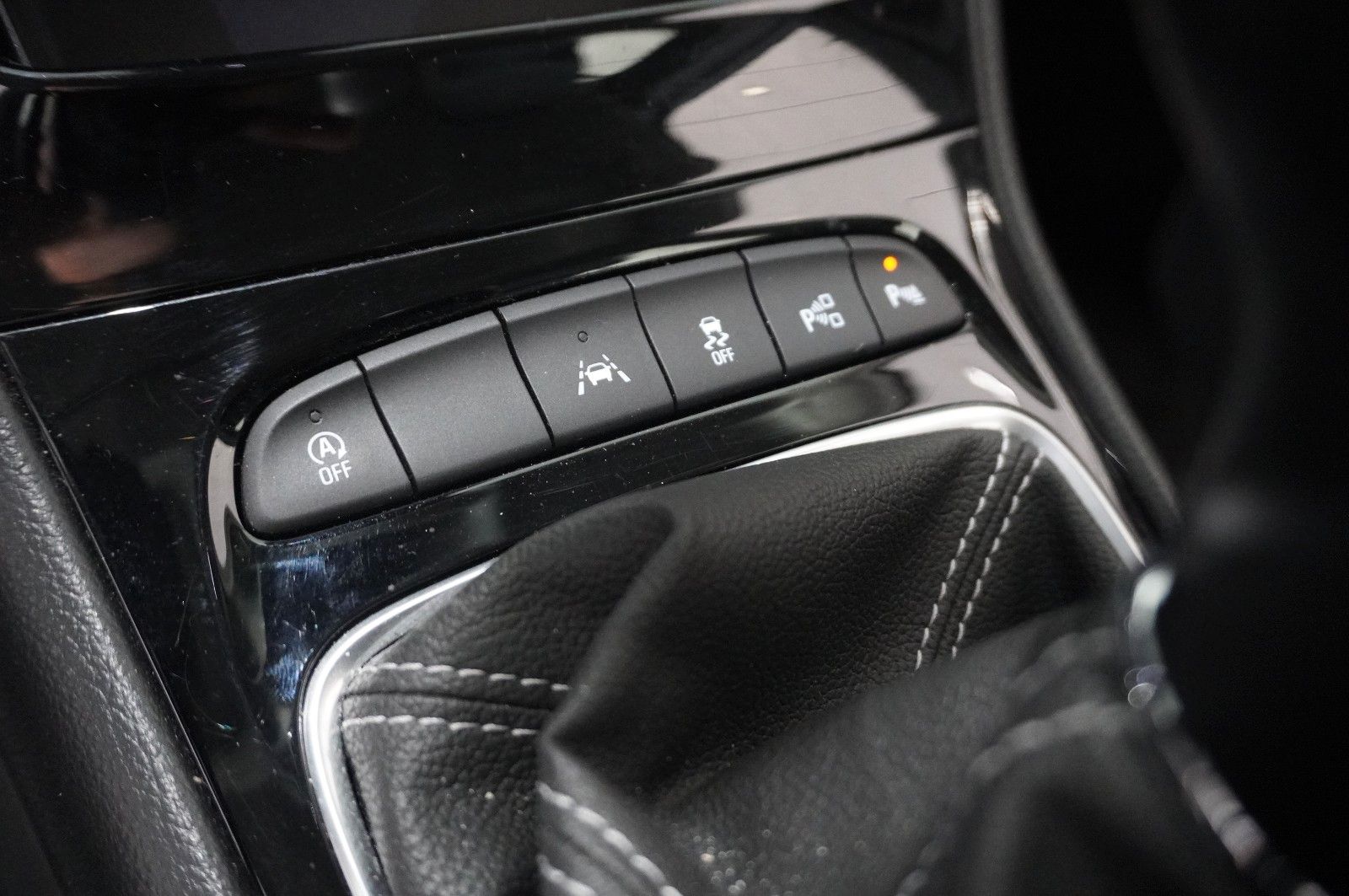 Fahrzeugabbildung Opel Astra K ST 1.2T ELEGANCE NAVI/LED/KAMERA/SHZ/DAB