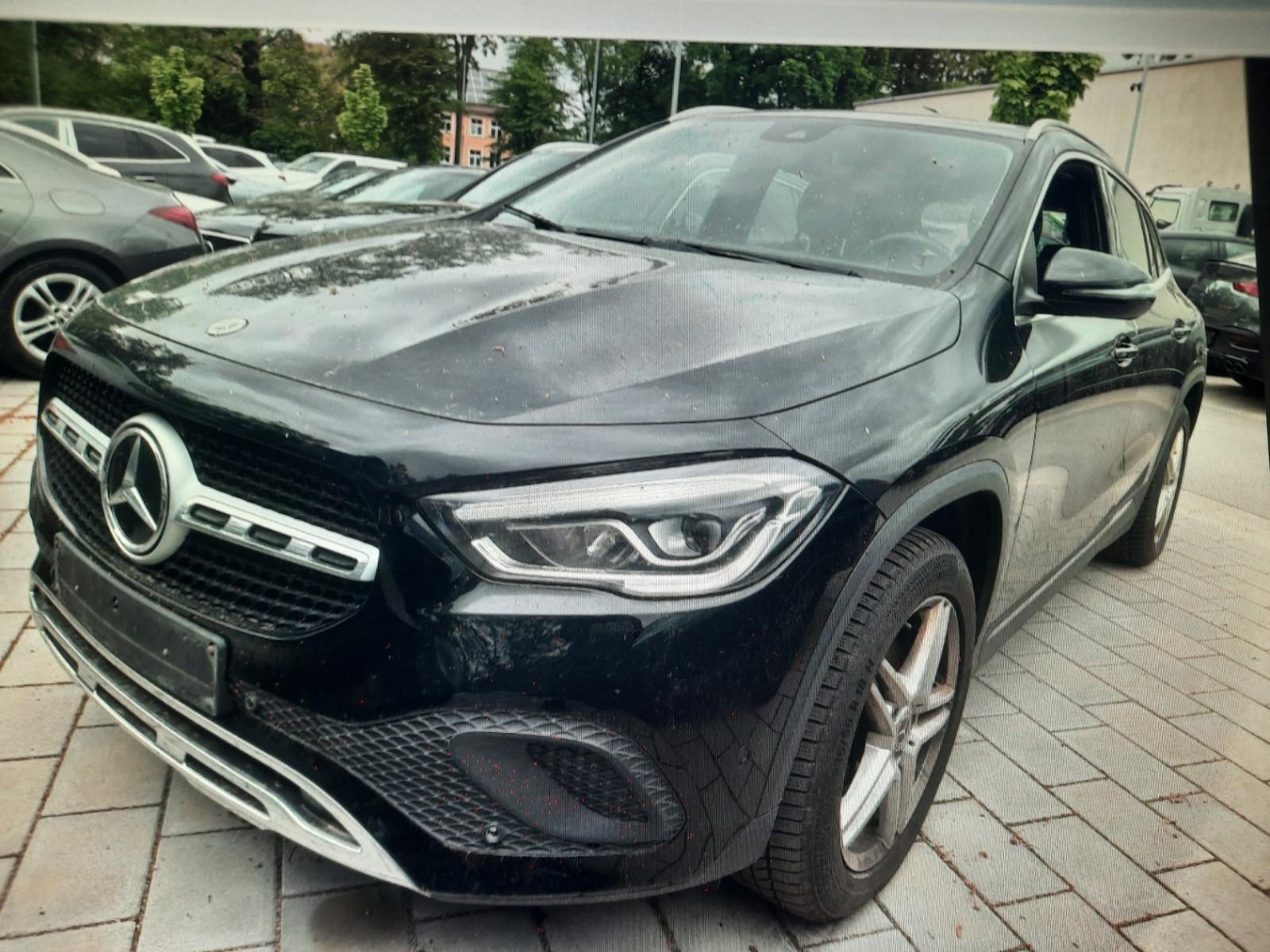 Mercedes-Benz GLA 220 d 4Matic Progressive