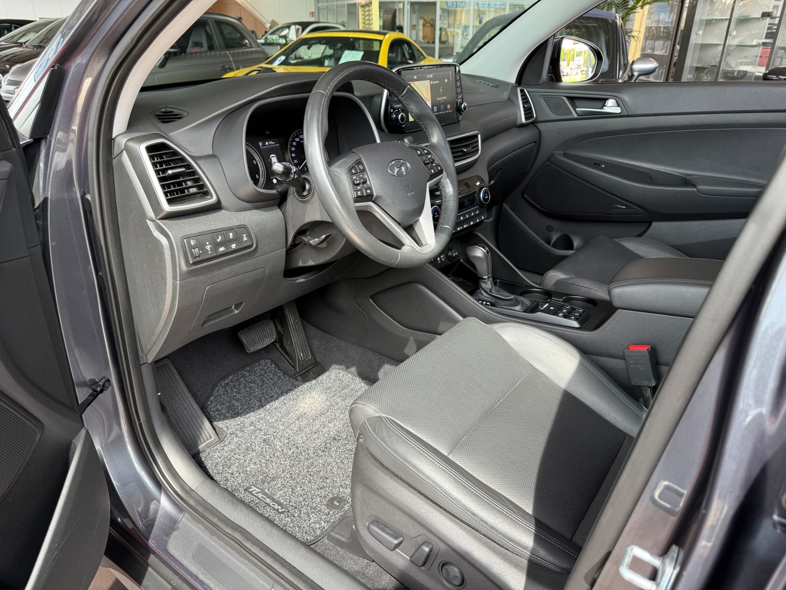 Fahrzeugabbildung Hyundai TUCSON Premium 4WD PANO AHK LED LEDER