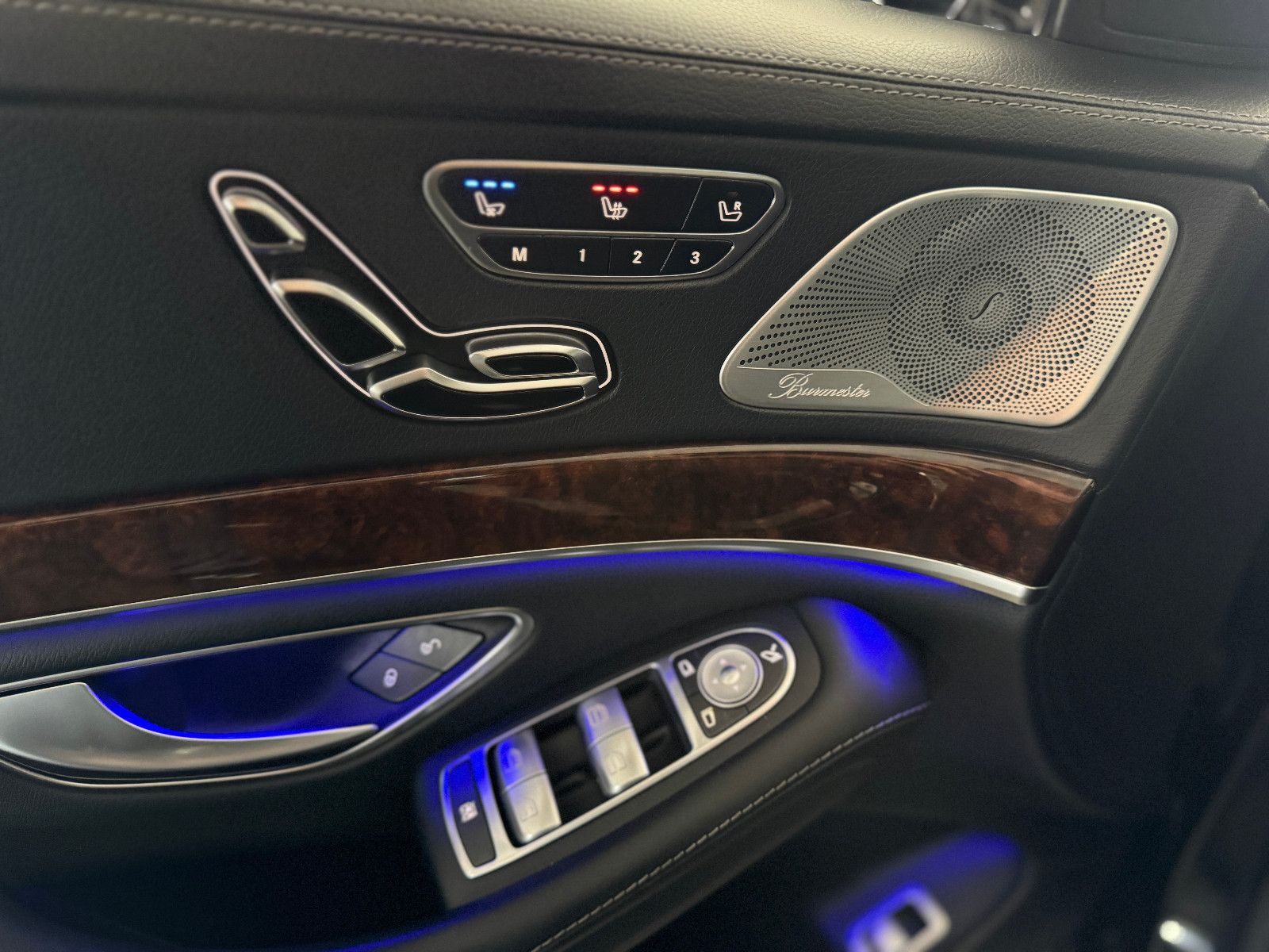 Fahrzeugabbildung Mercedes-Benz S 500 4MATIC LANG PANORAMA BURMESTER 4XSITZKLIMA