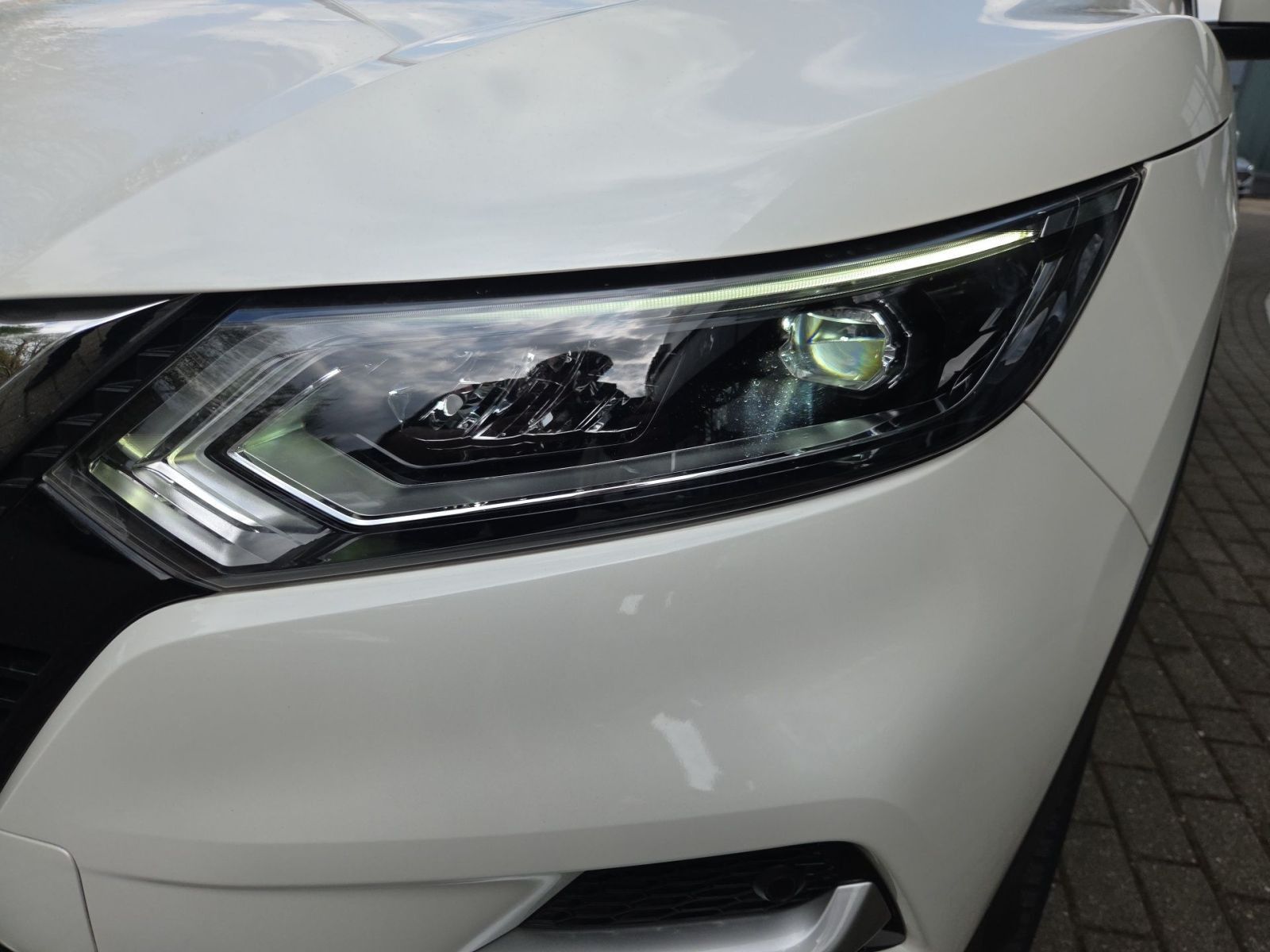 Fahrzeugabbildung Nissan Qashqai 1.3 DIG-T Akari 158 PS Autom. *NAVI*SITZ
