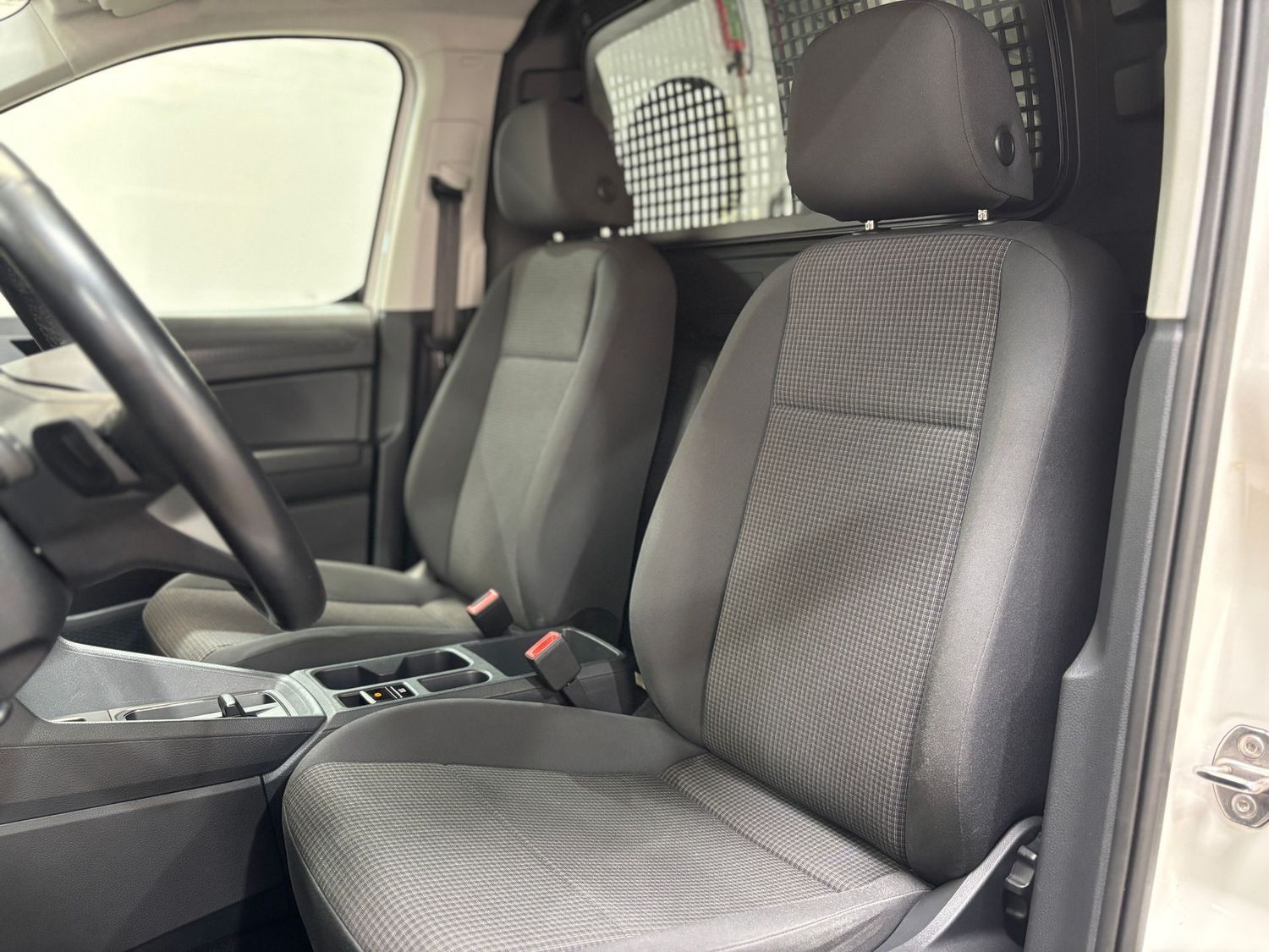 Fahrzeugabbildung Volkswagen Caddy Maxi EcoProfi#Kamera#AHK#Spur#Tempo.