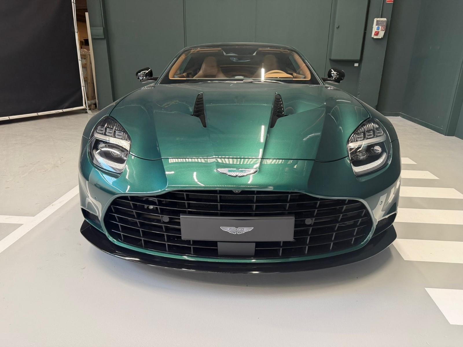 Aston Martin Vanquish Coupé